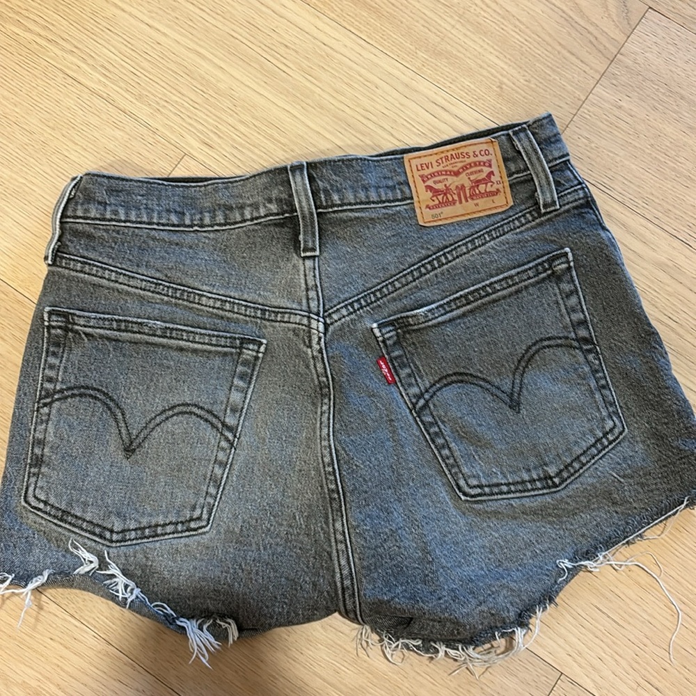 Gray 501 levis shorts